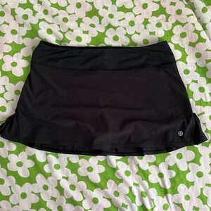 LULULEMON tennis Speed black Skirt Size 6 skort